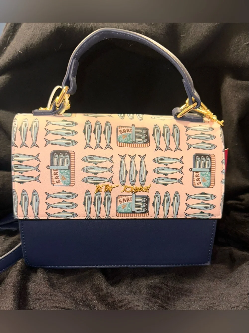 Betsey Johnson XOMYLO2 Sardine Fish Tin Top Handle Crossbody Bag Navy Multi NWT